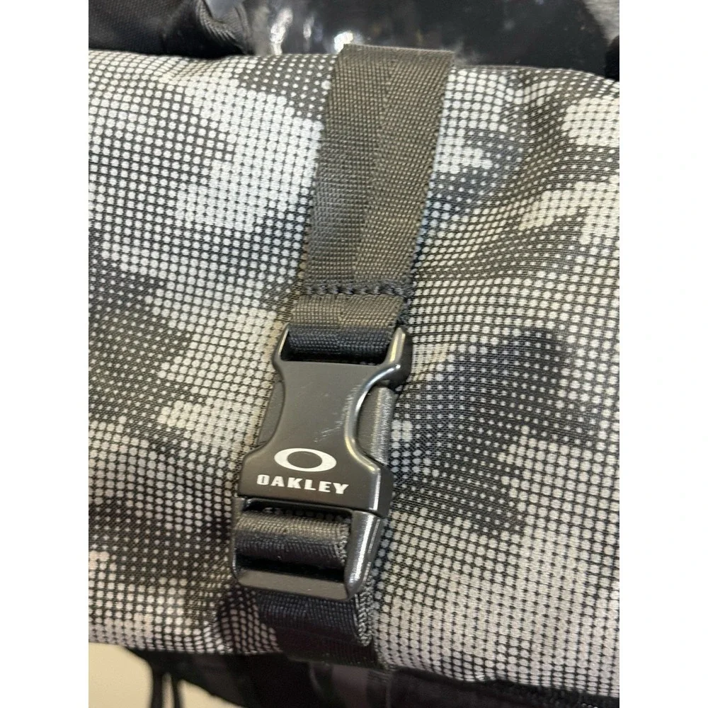 Oakley Backpack Utility Rolled Up Black Camo Blackout School